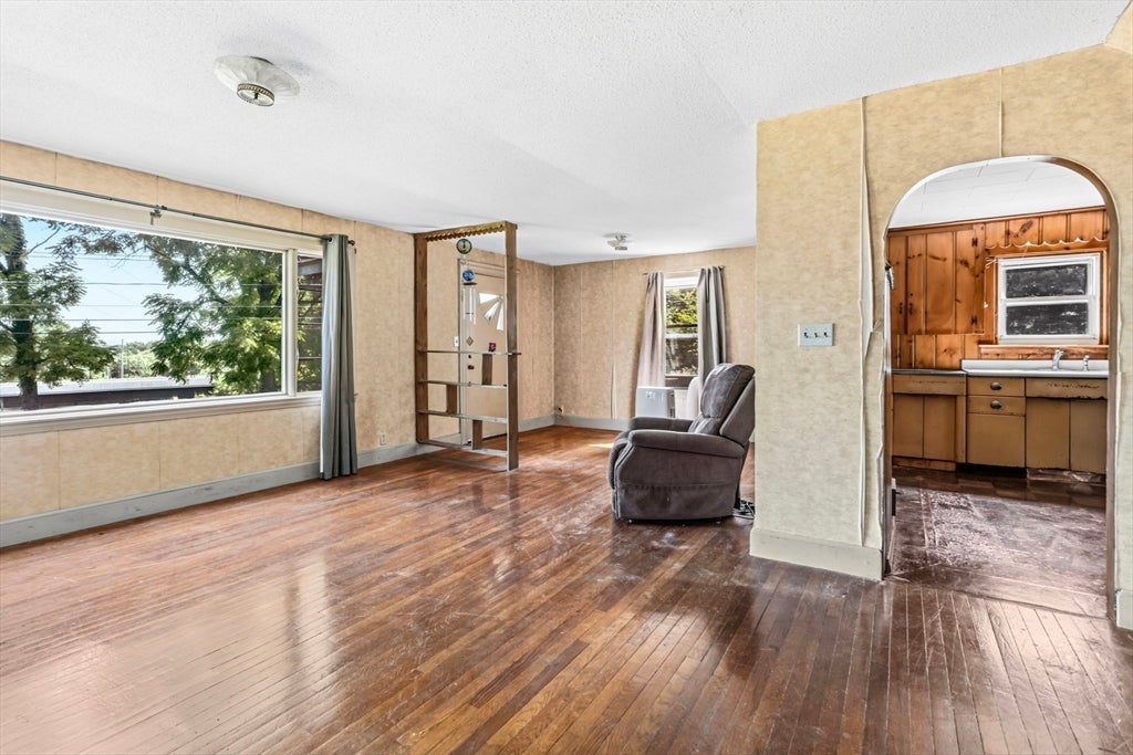 8 Underwood Ave, Easthampton, MA, 8 Underwood Ave, Easthampton, MA Photo #11