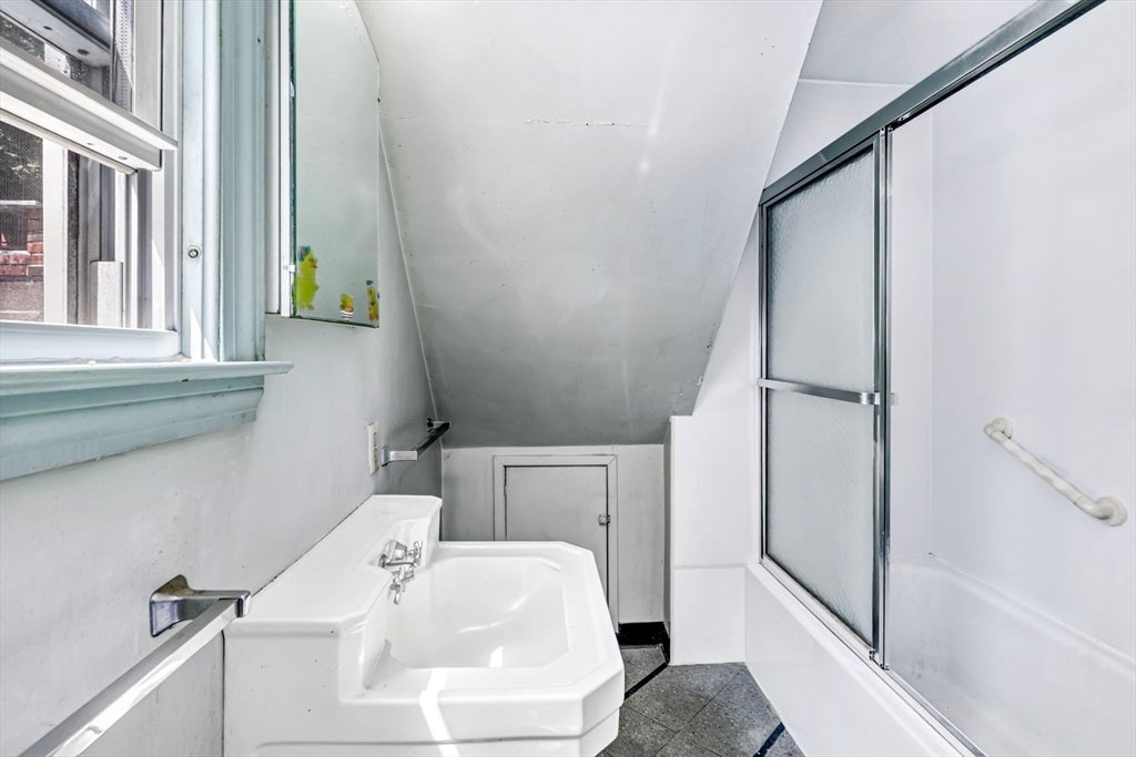 8 Underwood Ave, Easthampton, MA, 8 Underwood Ave, Easthampton, MA Photo #21