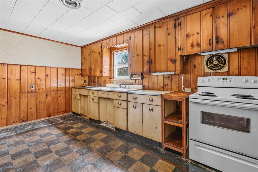 8 Underwood Ave, Easthampton, MA, 8 Underwood Ave, Easthampton, MA Photo #12