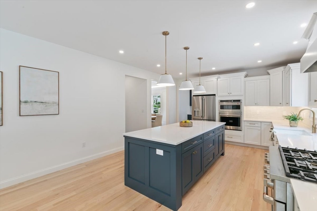 9 Steele St