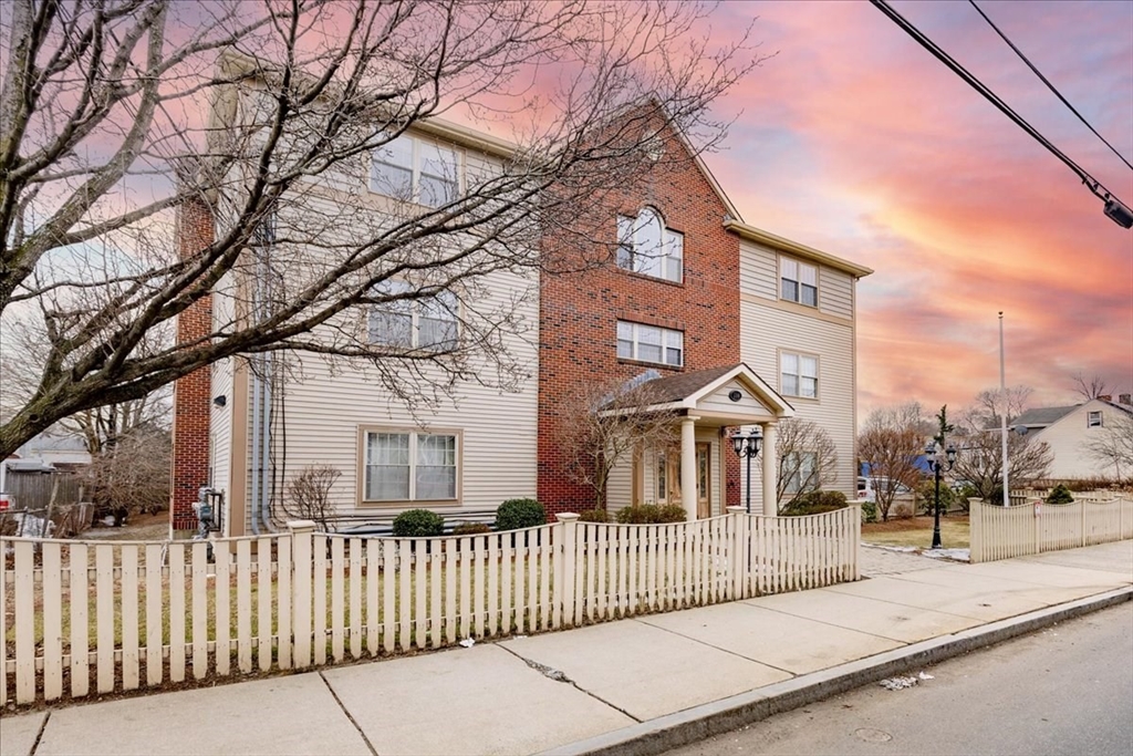 590 Boston St. 102