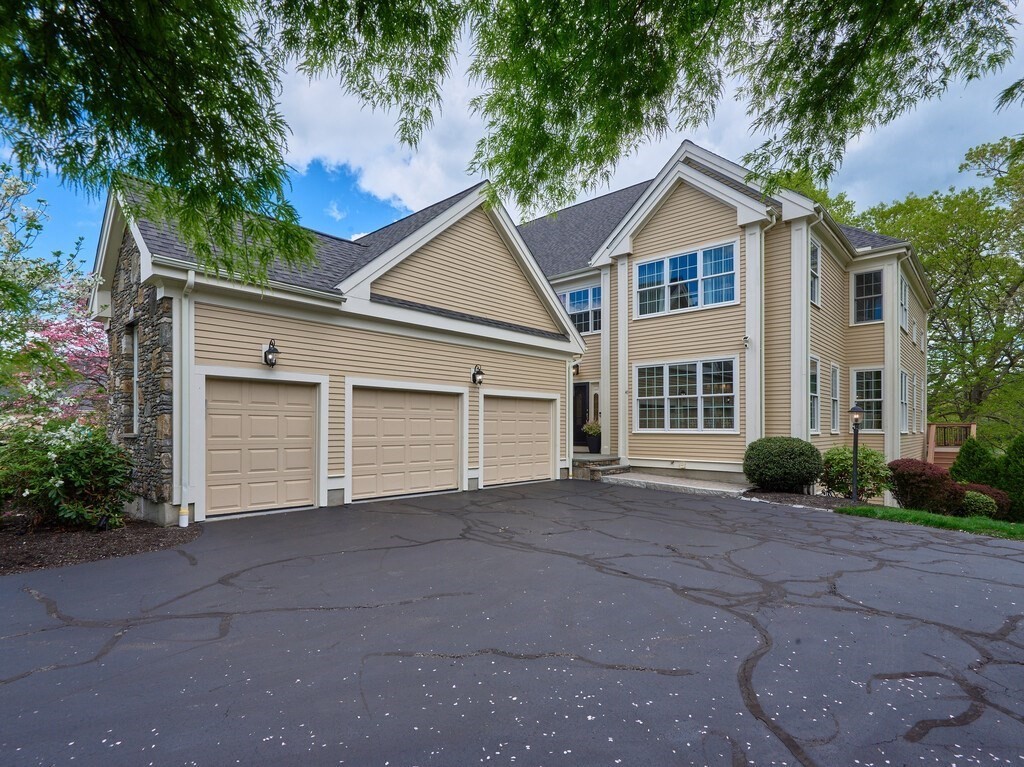 41 Clubhouse Way 41