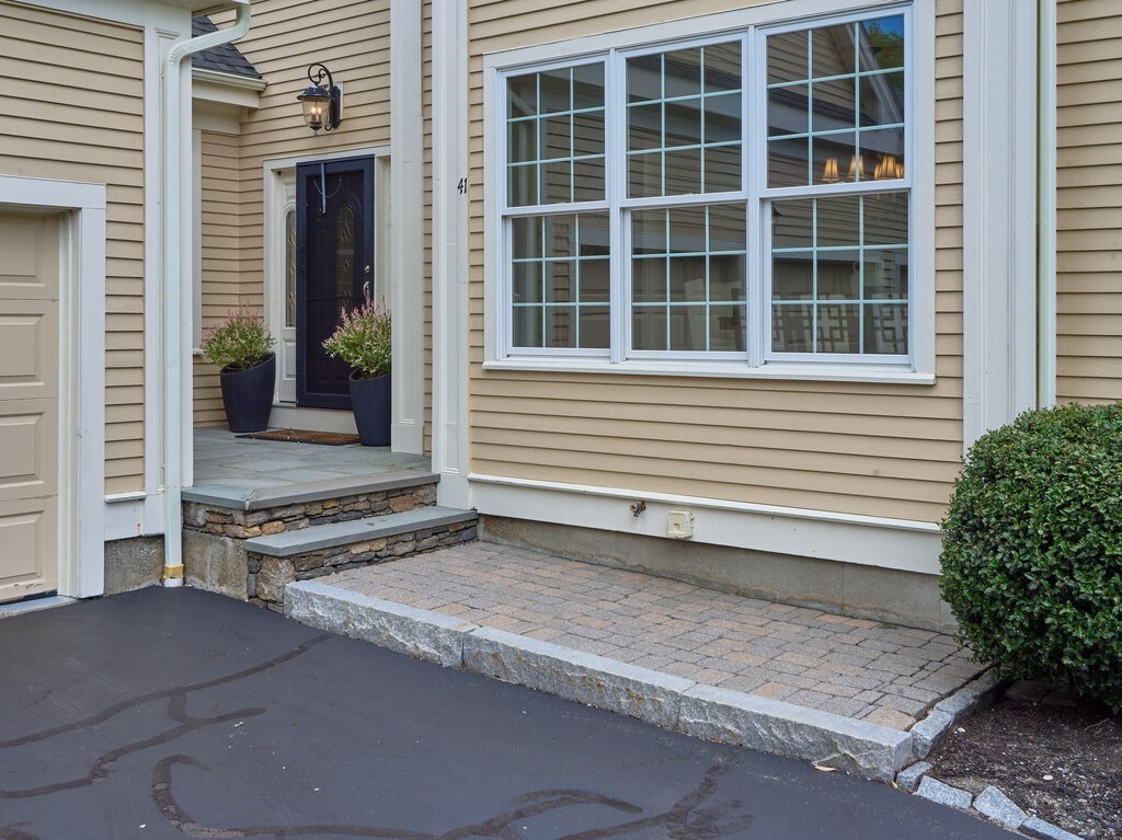 41 Clubhouse Way 41