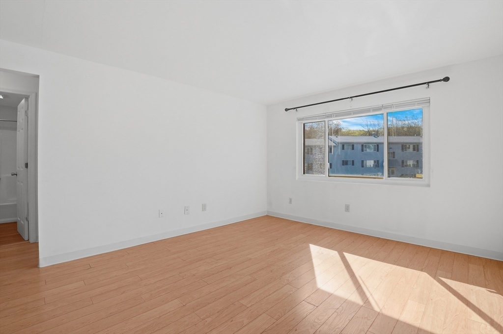 5455 North Main Street #3D, Fall River, MA Photo #9