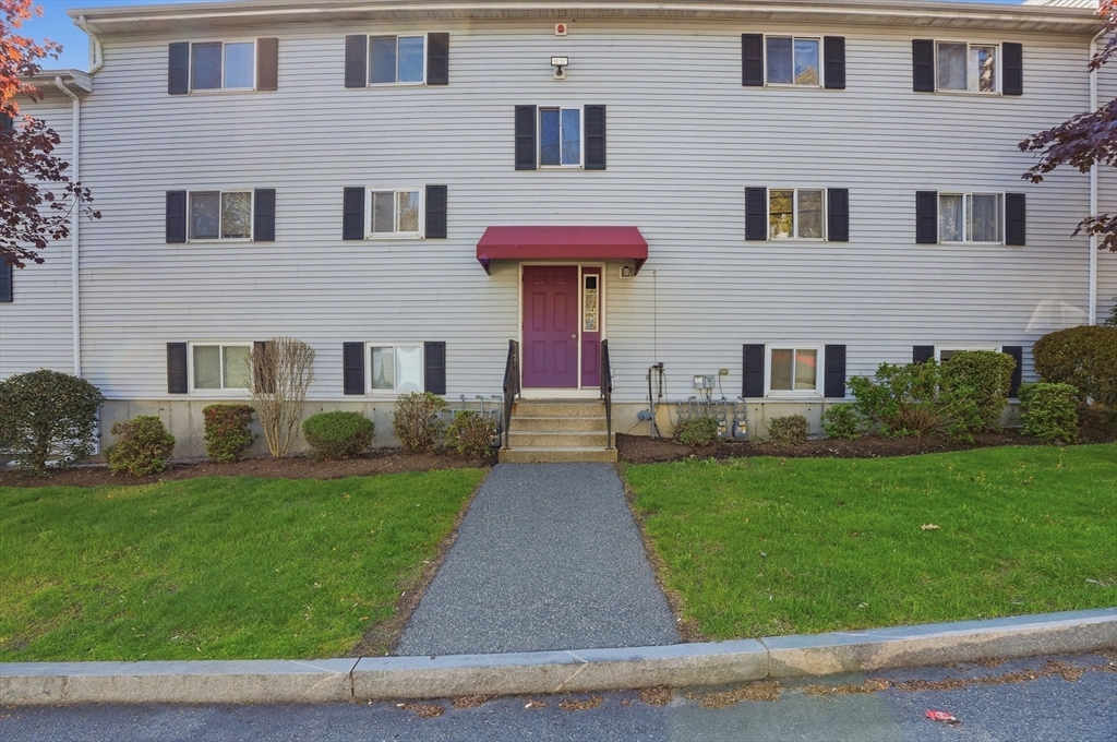 5455 North Main Street #3D, Fall River, MA Photo #2