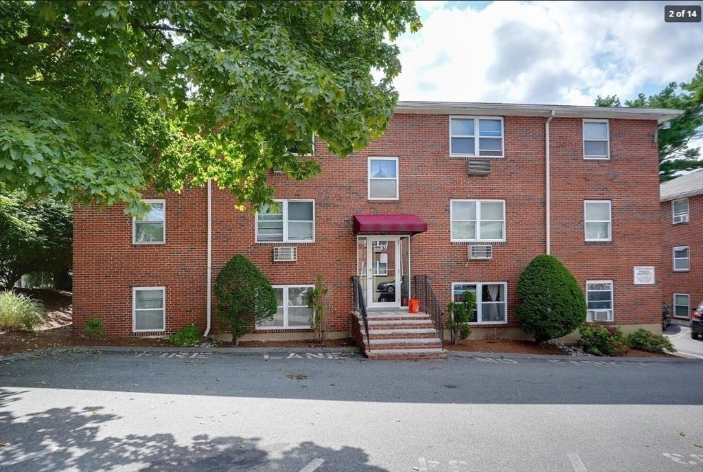 Click for 39 Montvale Ave #9, Woburn, MA slideshow Click for 39 Montvale Ave #9, Woburn, MA slideshow