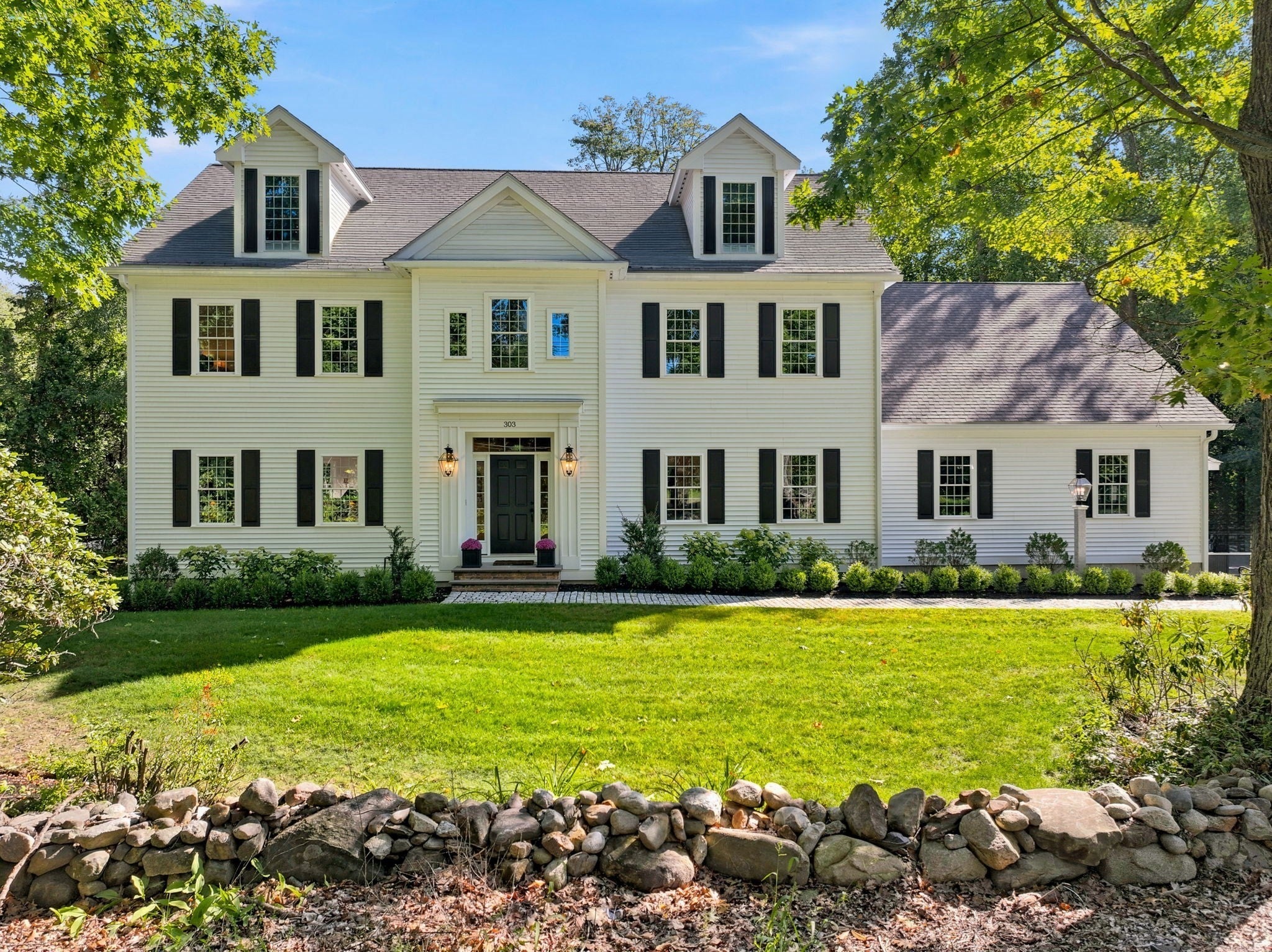 303 Chestnut St, North Andover, MA Photo #1