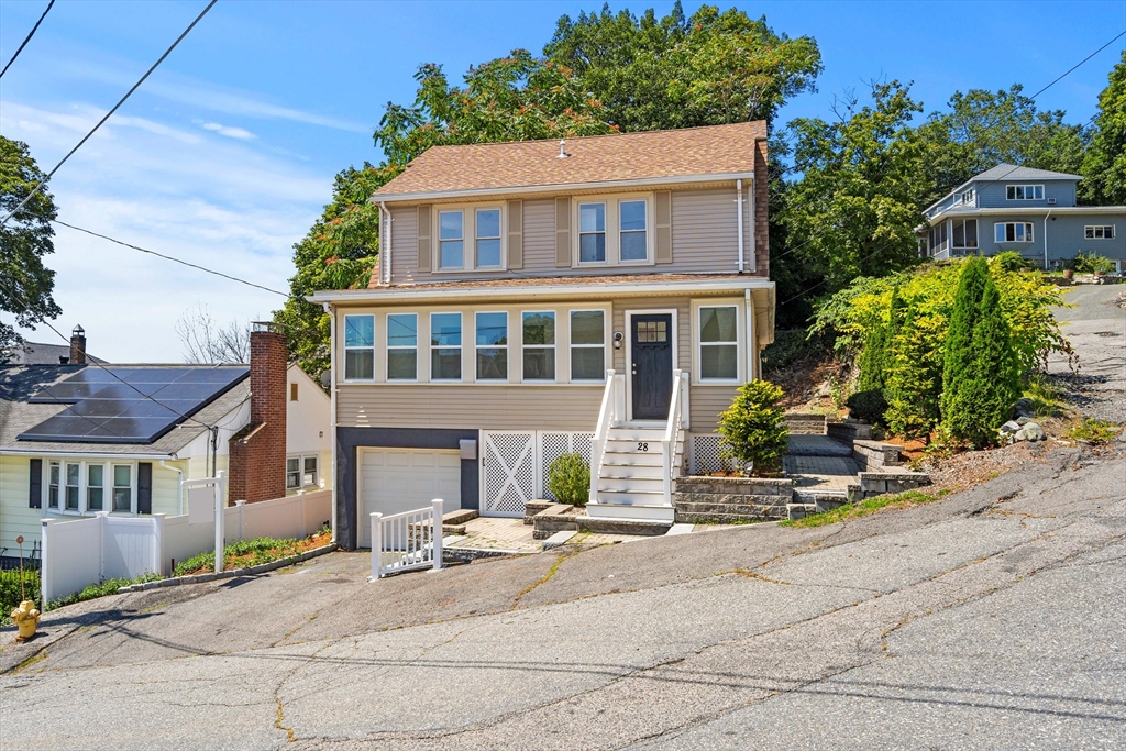 28 Raymond St