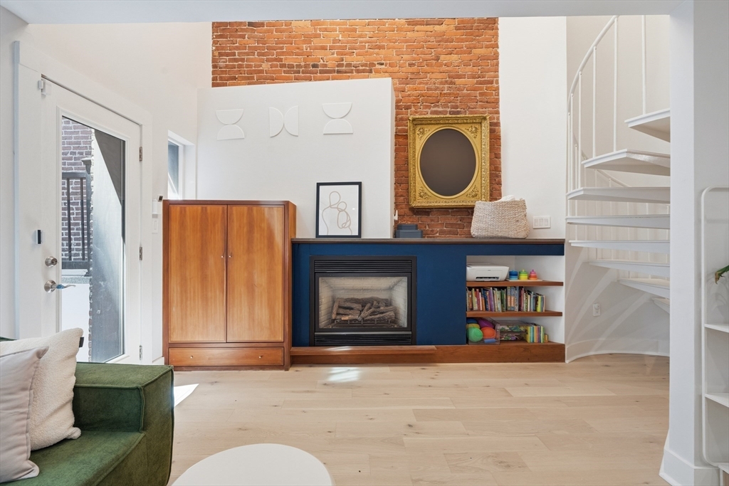 15 Cazenove St 1
