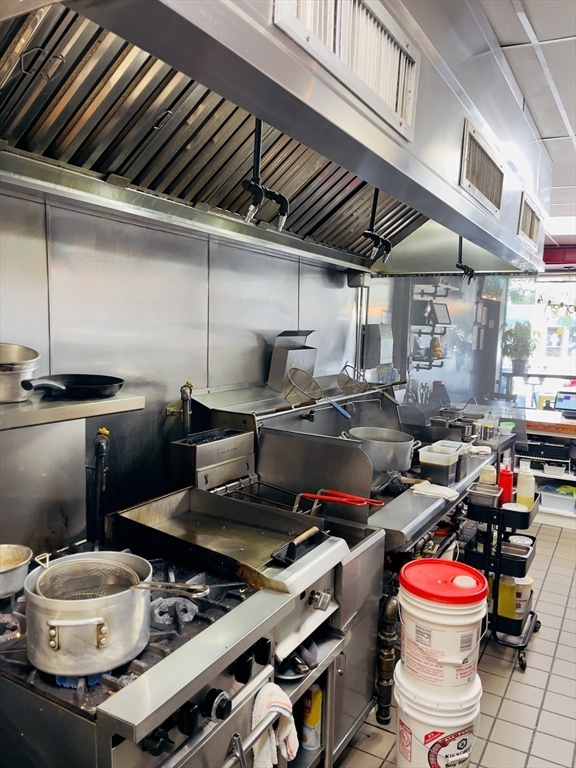 Newton, Massachusetts 02460, United States, ,Commercial,Active,181060