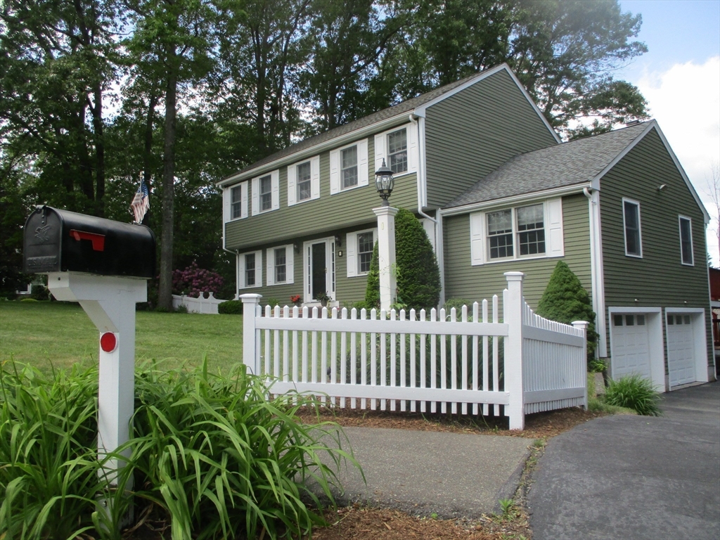 4 Deepwater Lane