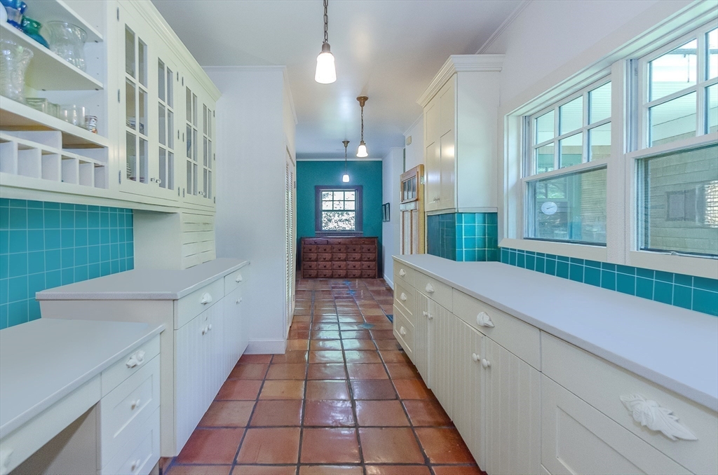 Marion, Massachusetts 02738, United States, 5 Bedrooms Bedrooms, ,4 BathroomsBathrooms,Residential,Active,201657