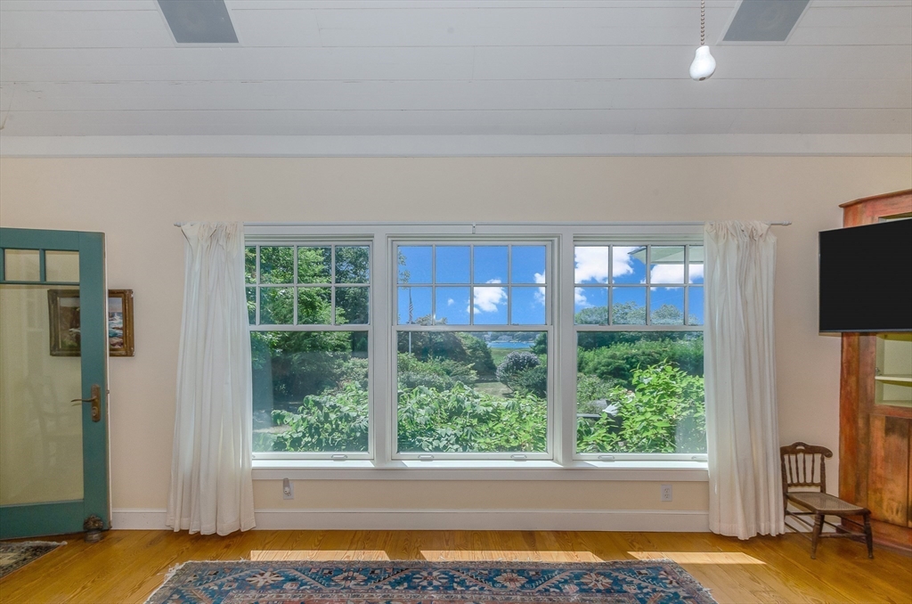 Marion, Massachusetts 02738, United States, 5 Bedrooms Bedrooms, ,4 BathroomsBathrooms,Residential,Active,201657