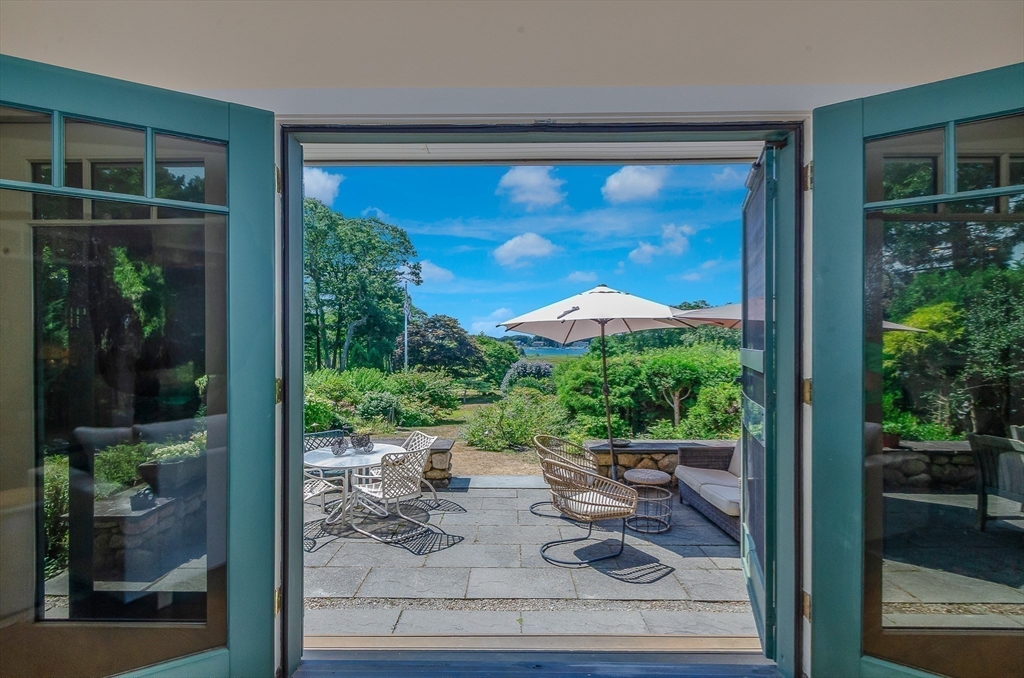 Marion, Massachusetts 02738, United States, 5 Bedrooms Bedrooms, ,4 BathroomsBathrooms,Residential,Active,201657