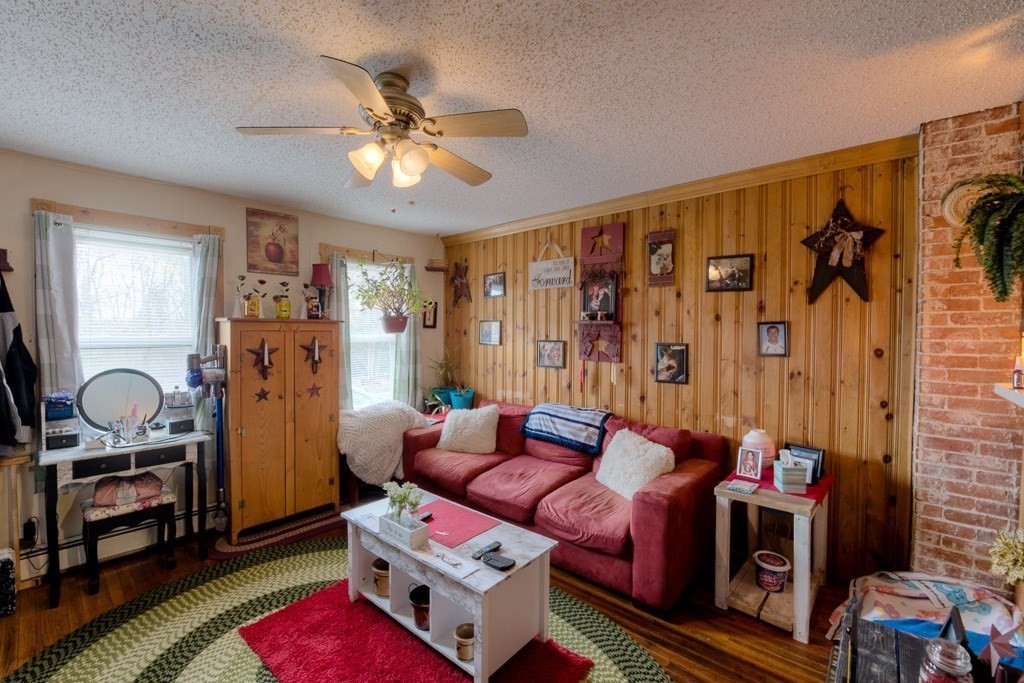 16-22 East St