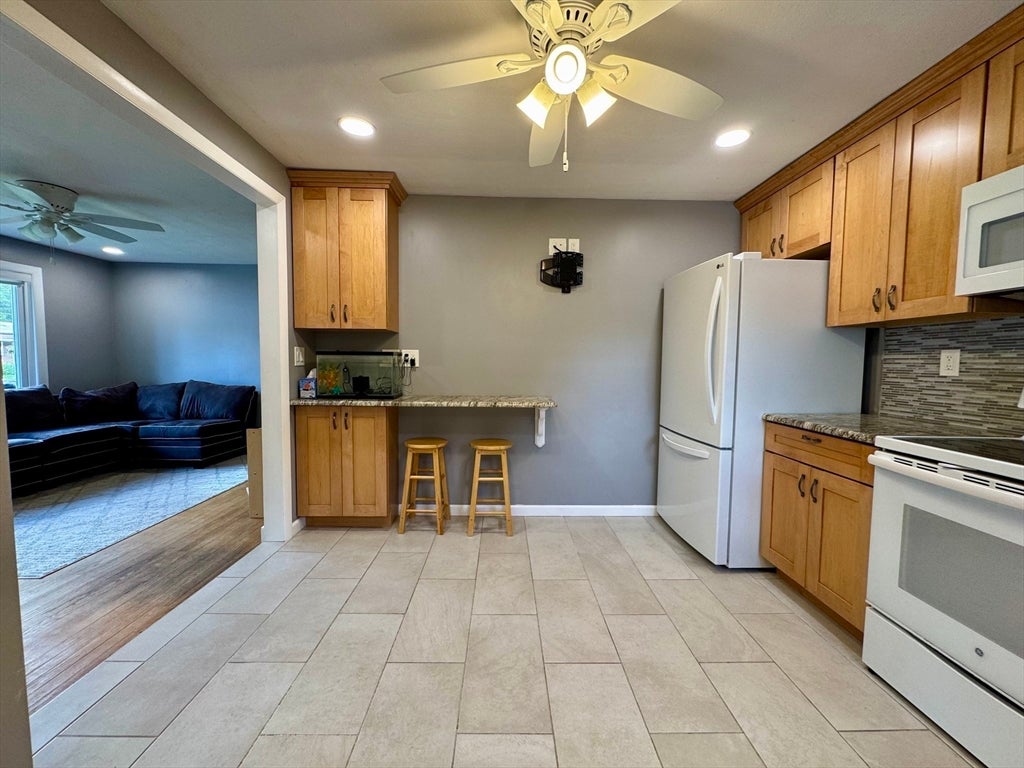 18 Cedar Oak Lane, Hampden, MA Photo #9