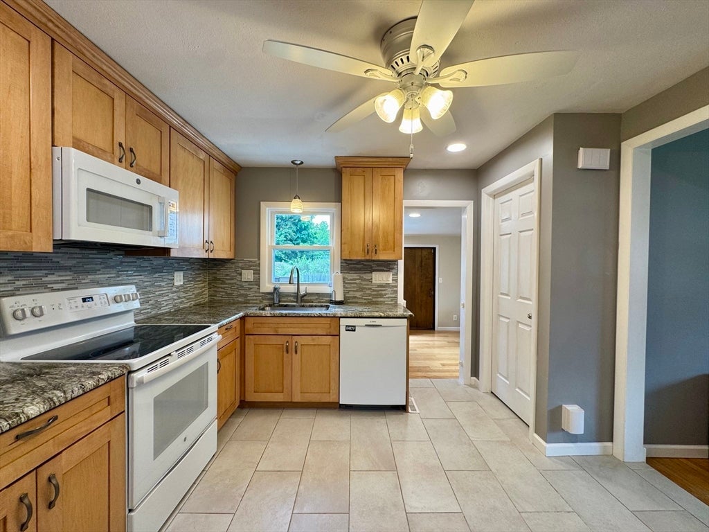 18 Cedar Oak Lane, Hampden, MA Photo #7