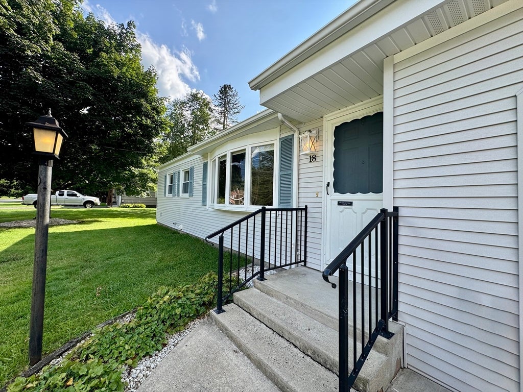 18 Cedar Oak Lane, Hampden, MA Photo #1