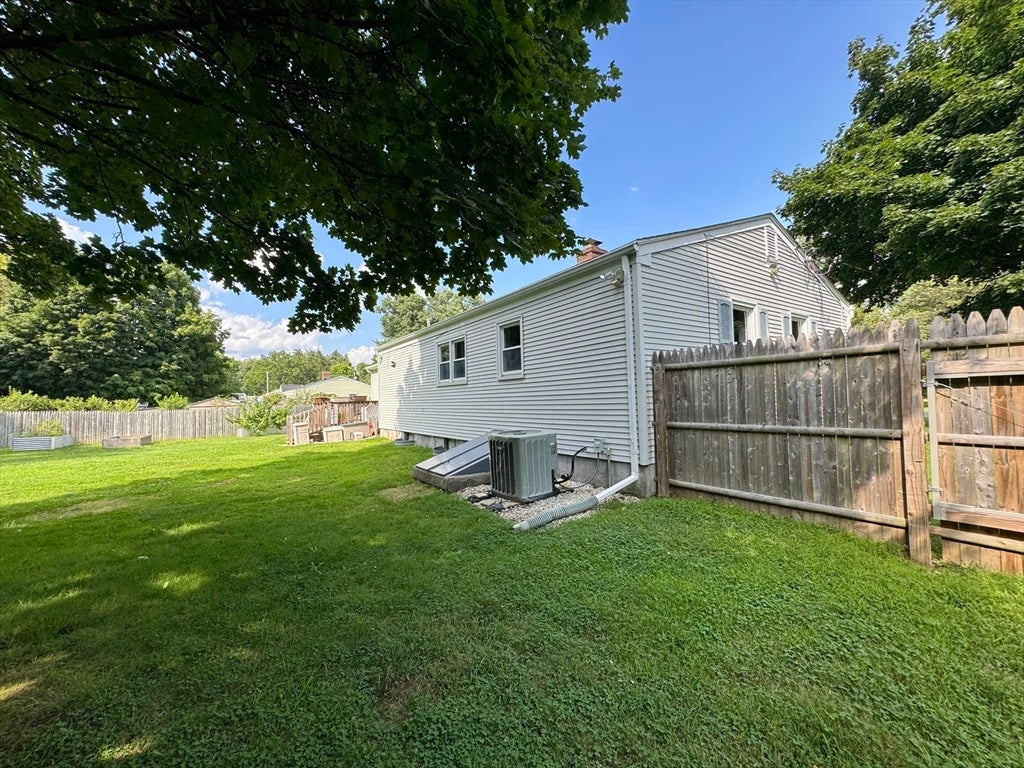 18 Cedar Oak Lane, Hampden, MA Photo #3