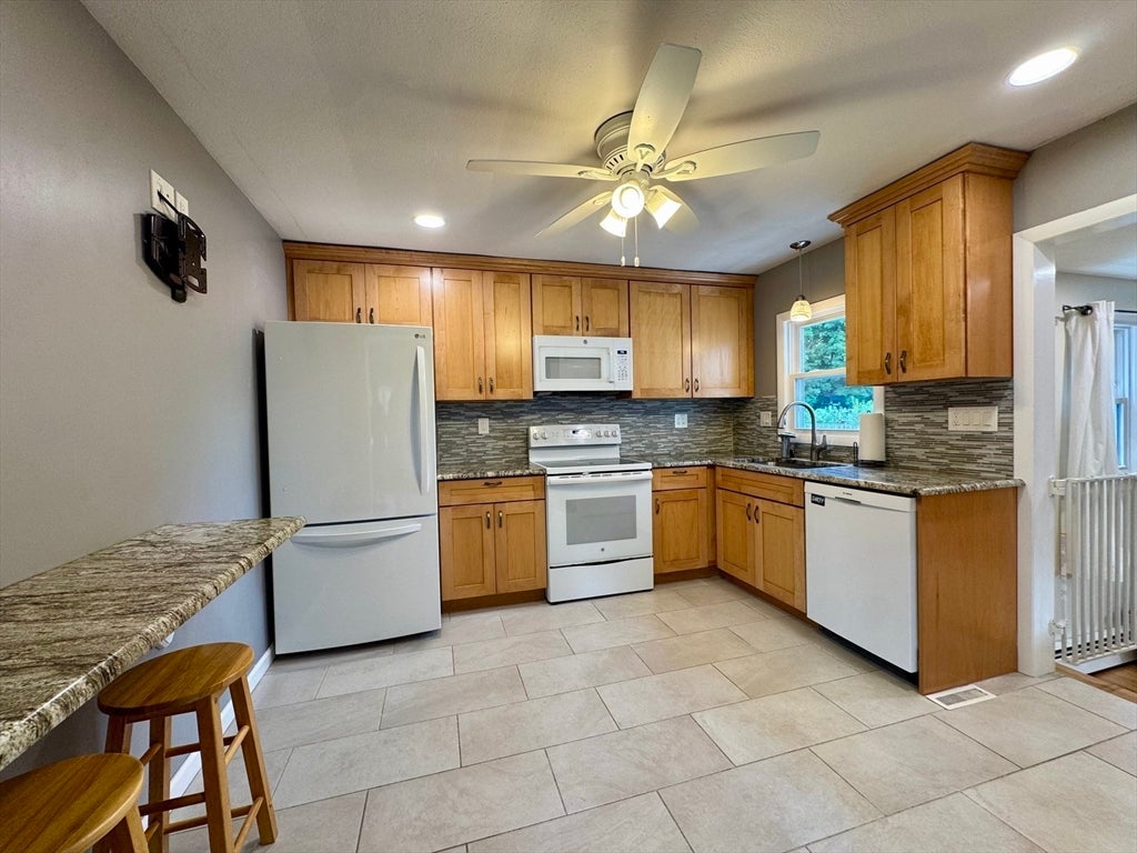 18 Cedar Oak Lane, Hampden, MA Photo #8