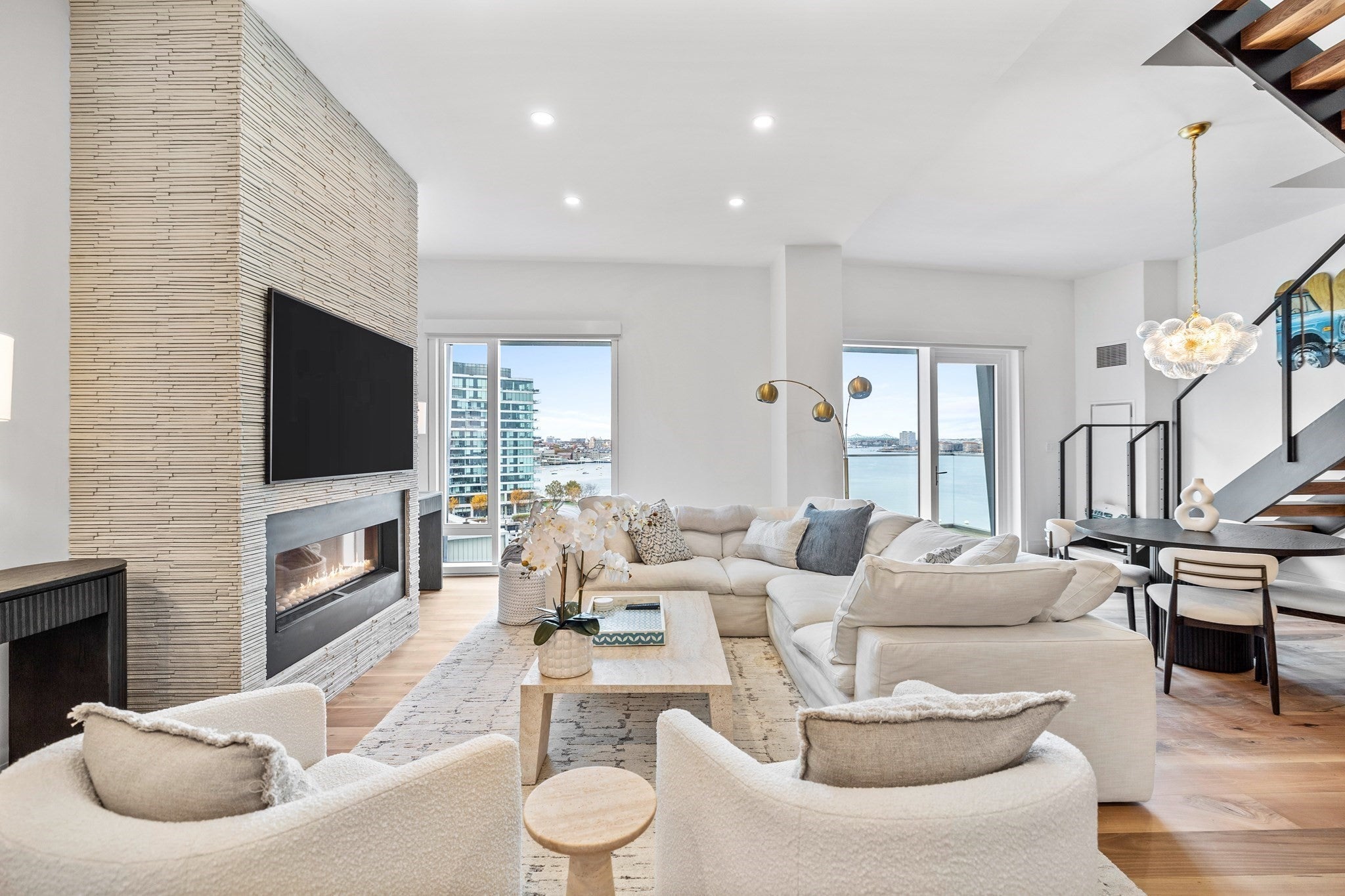 300 Pier 4 Blvd PHR