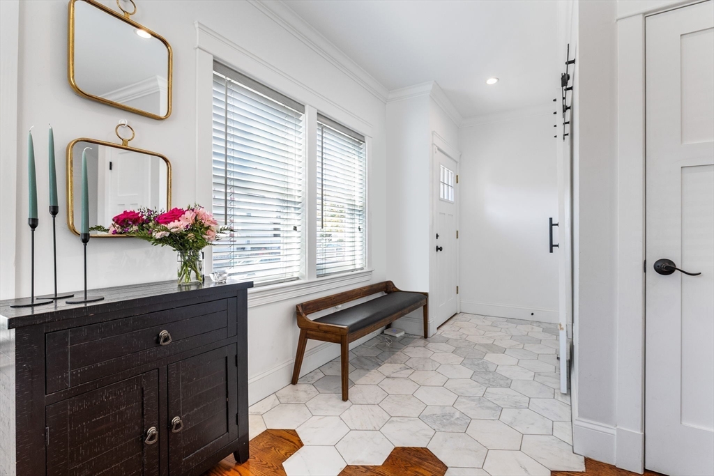 216-218 Central Ave 218