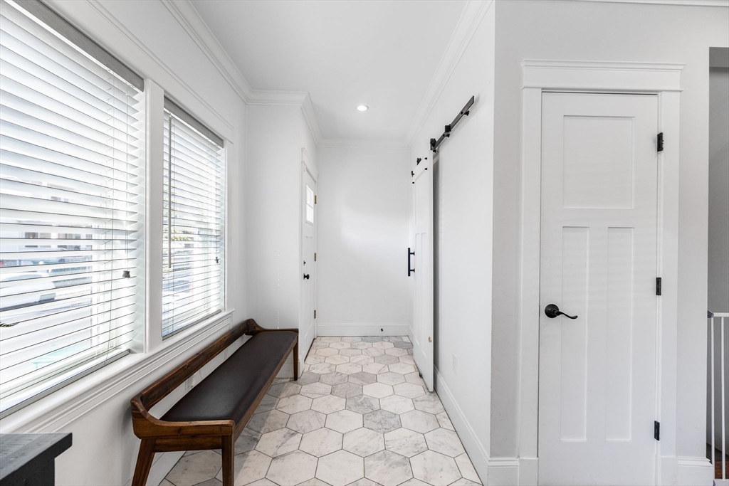 216-218 Central Ave 218