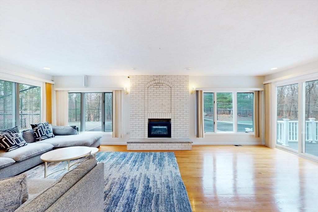 74 Eisenhower Dr