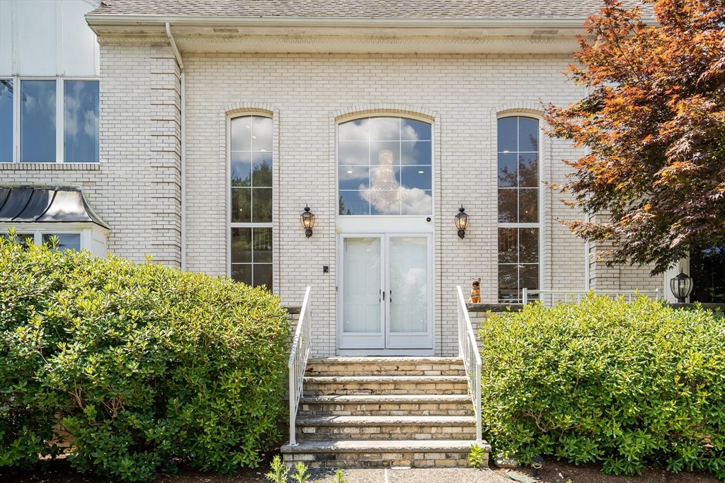 74 Eisenhower Dr