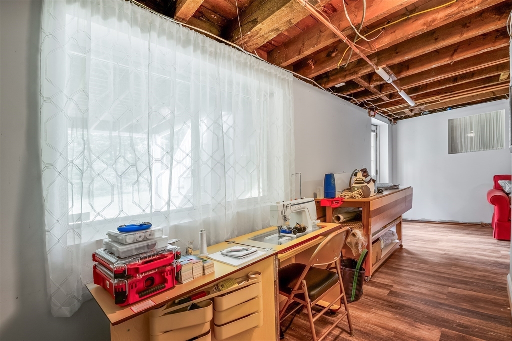 Sherborn, Massachusetts 01770, United States, 3 Bedrooms Bedrooms, ,2 BathroomsBathrooms,Residential,Active,191030