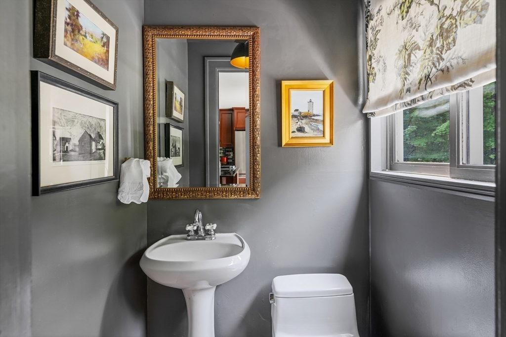 Sherborn, Massachusetts 01770, United States, 3 Bedrooms Bedrooms, ,2 BathroomsBathrooms,Residential,Active,191030