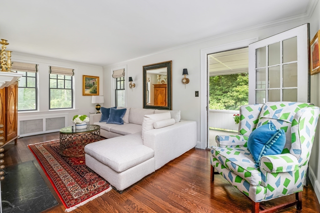 Sherborn, Massachusetts 01770, United States, 3 Bedrooms Bedrooms, ,2 BathroomsBathrooms,Residential,Active,191030