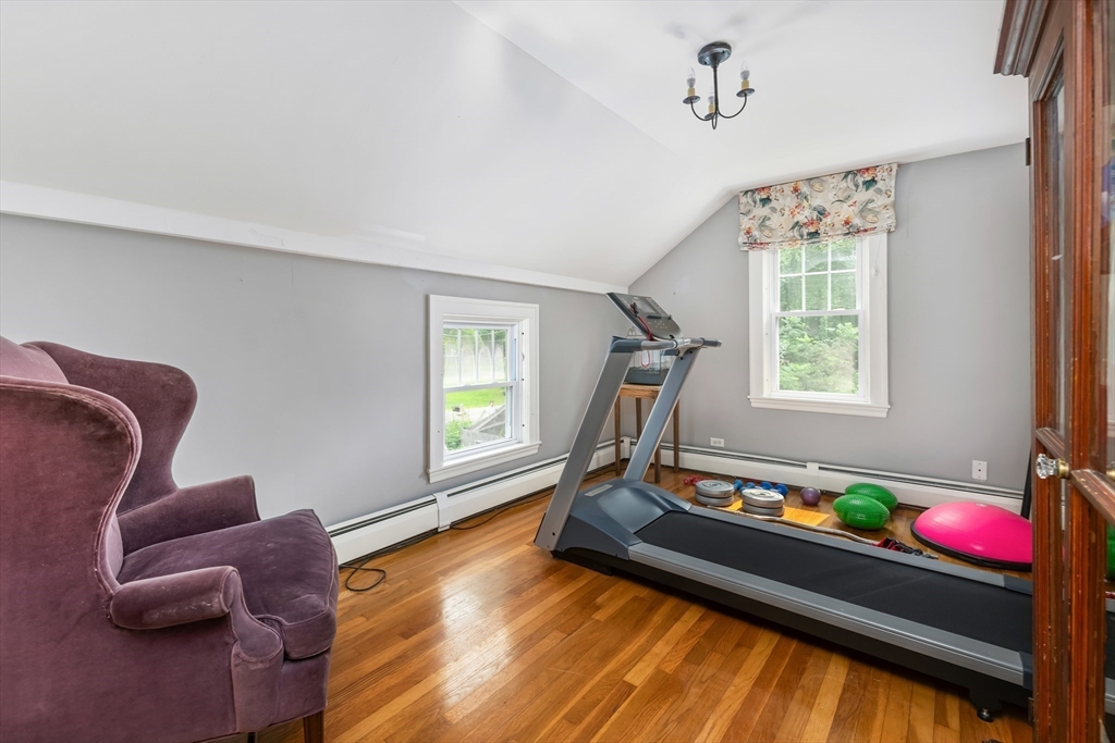 Sherborn, Massachusetts 01770, United States, 3 Bedrooms Bedrooms, ,2 BathroomsBathrooms,Residential,Active,191030