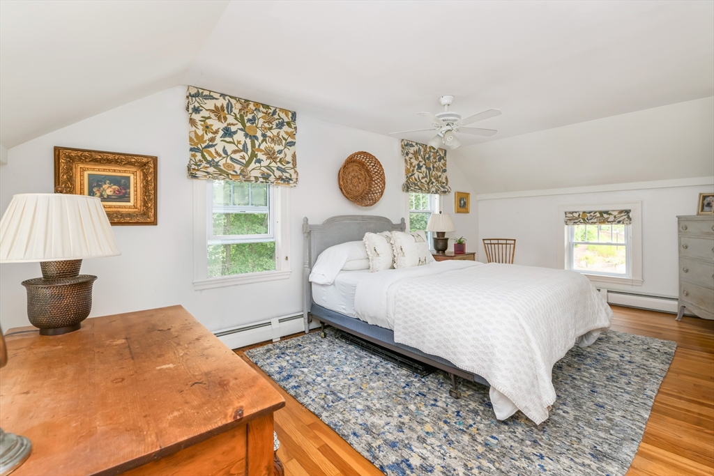 Sherborn, Massachusetts 01770, United States, 3 Bedrooms Bedrooms, ,2 BathroomsBathrooms,Residential,Active,191030