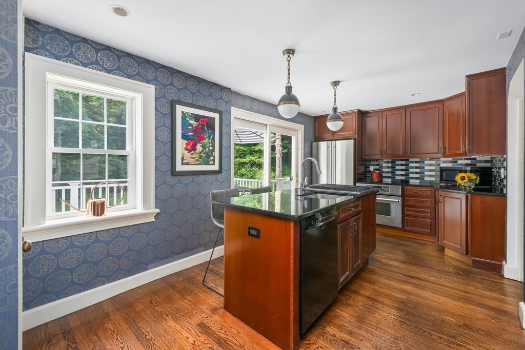 Sherborn, Massachusetts 01770, United States, 3 Bedrooms Bedrooms, ,2 BathroomsBathrooms,Residential,Active,191030