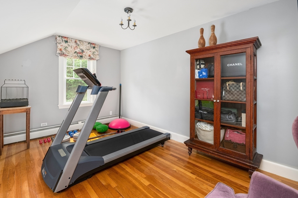 Sherborn, Massachusetts 01770, United States, 3 Bedrooms Bedrooms, ,2 BathroomsBathrooms,Residential,Active,191030