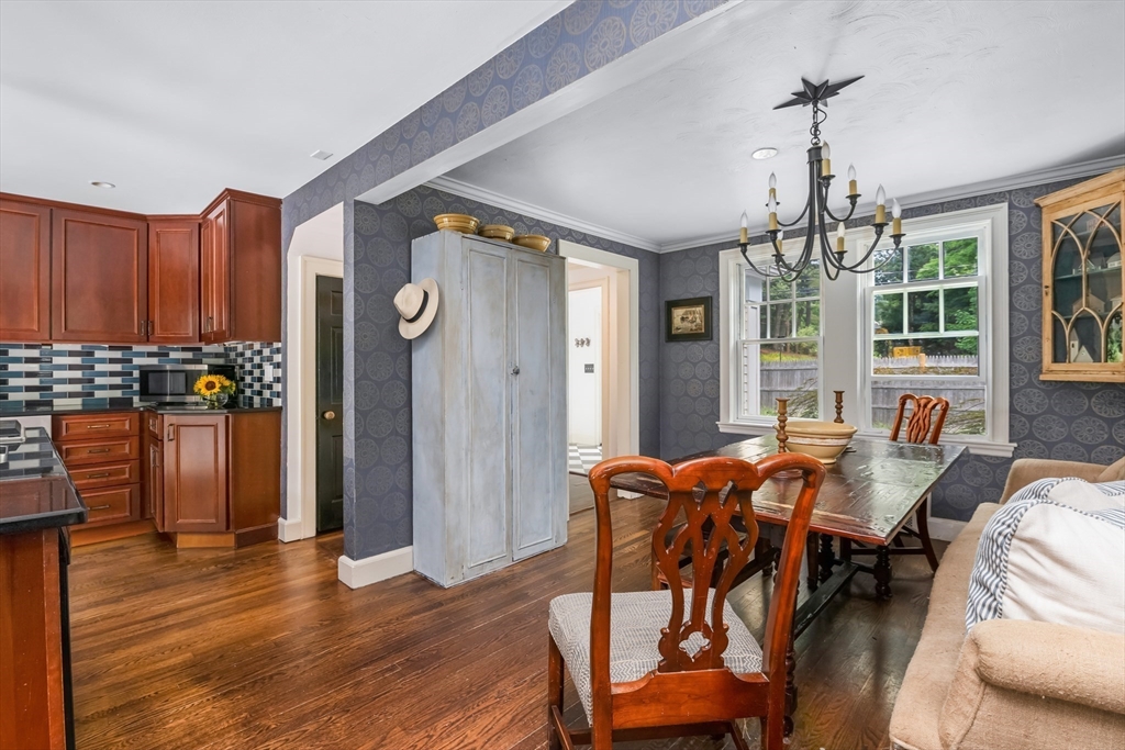 Sherborn, Massachusetts 01770, United States, 3 Bedrooms Bedrooms, ,2 BathroomsBathrooms,Residential,Active,191030