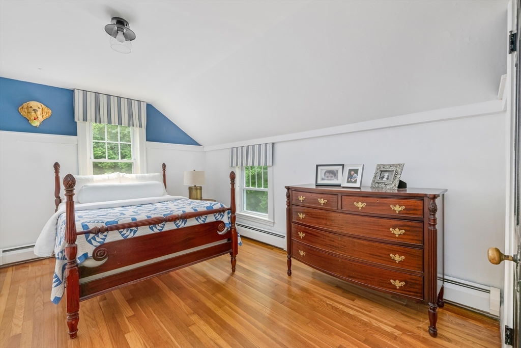 Sherborn, Massachusetts 01770, United States, 3 Bedrooms Bedrooms, ,2 BathroomsBathrooms,Residential,Active,191030