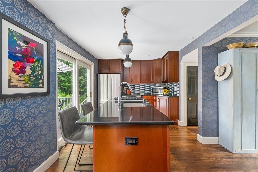 Sherborn, Massachusetts 01770, United States, 3 Bedrooms Bedrooms, ,2 BathroomsBathrooms,Residential,Active,191030