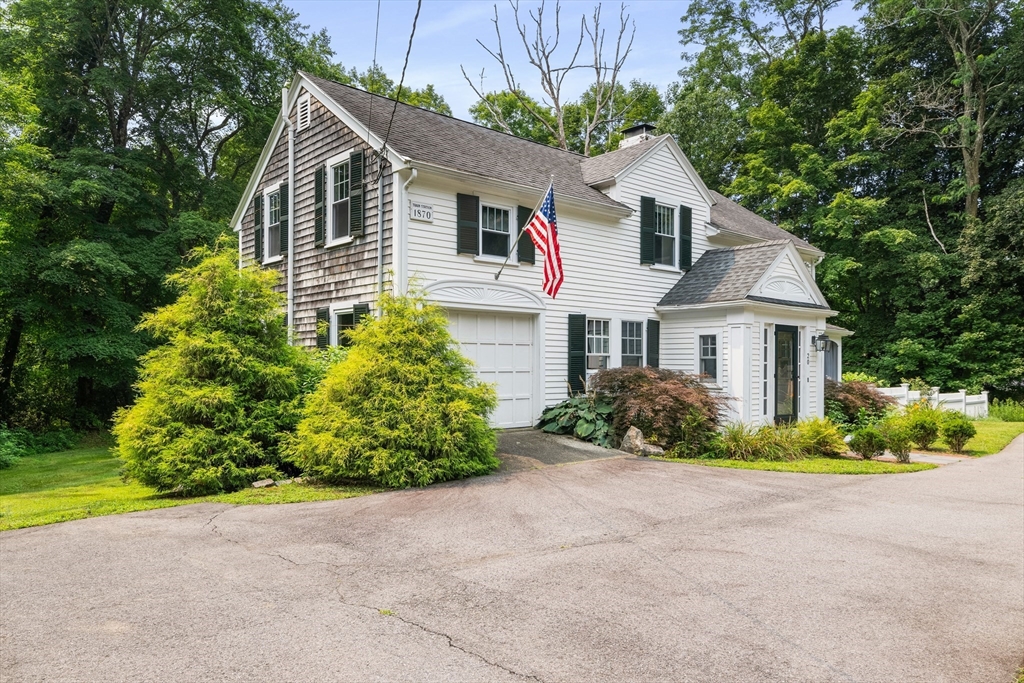 Sherborn, Massachusetts 01770, United States, 3 Bedrooms Bedrooms, ,2 BathroomsBathrooms,Residential,Active,191030