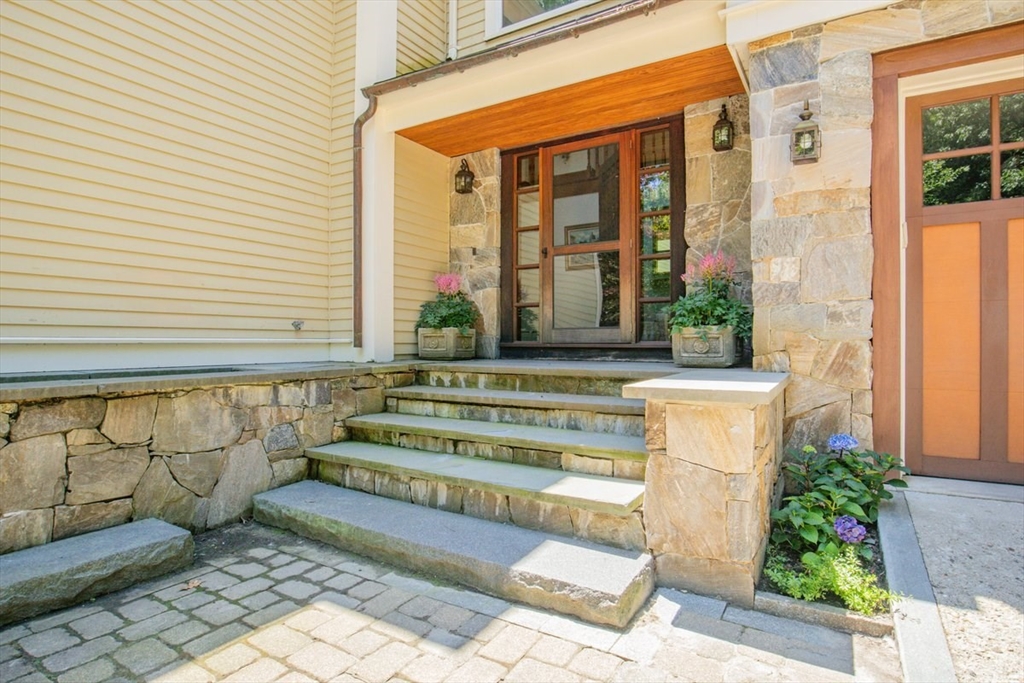 39 Westbrook Ln