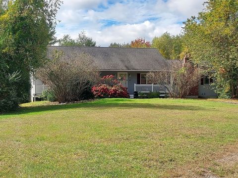 4 Buttercup Ln West Boylston MA 01583