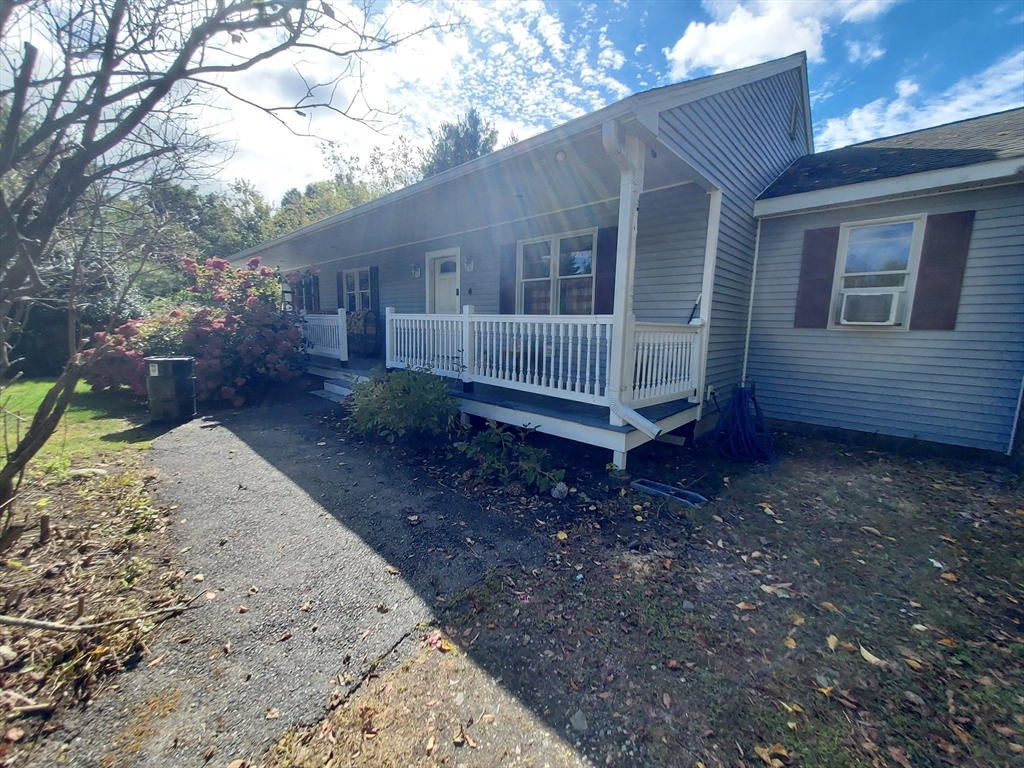 4 Buttercup Ln