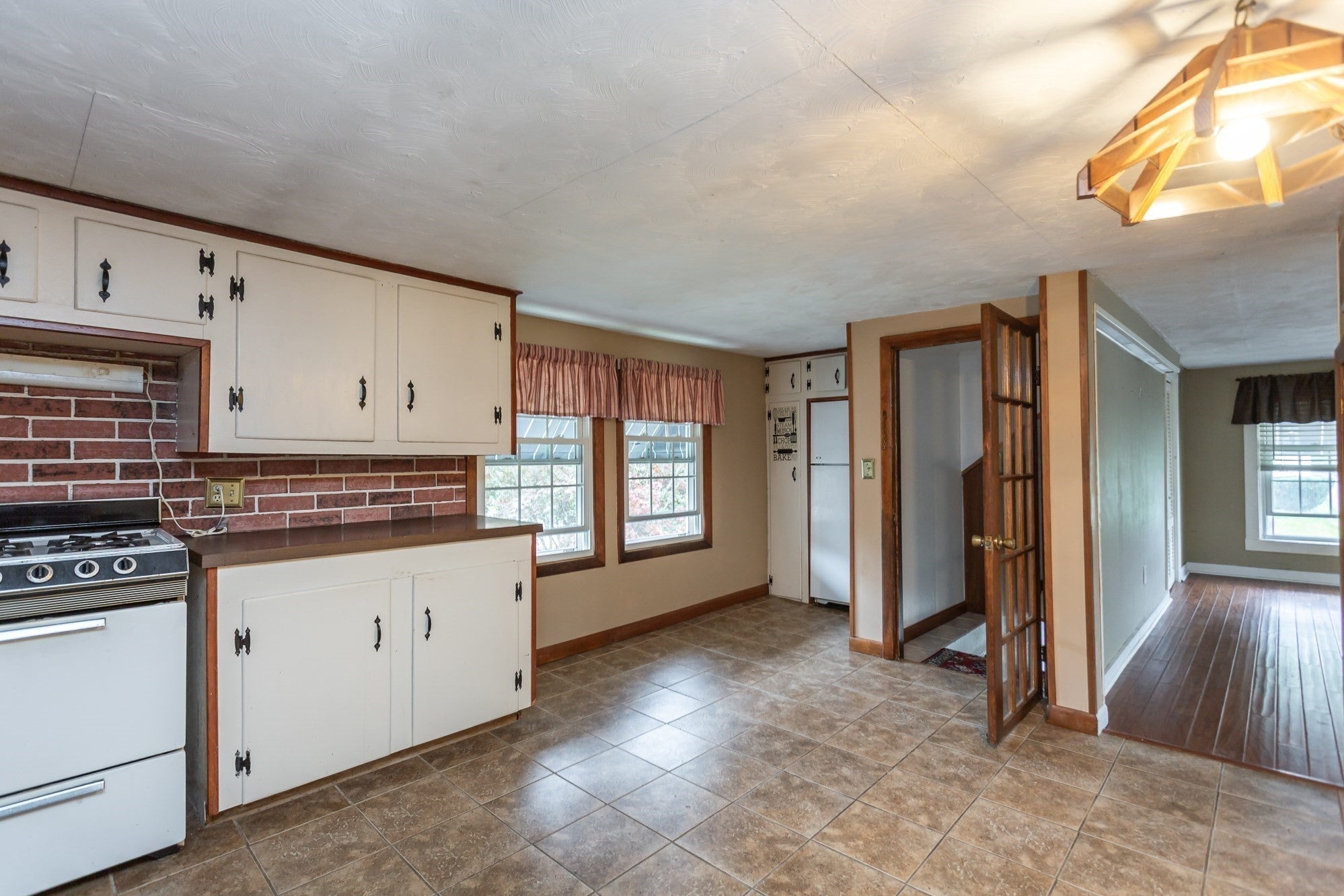 648 Pleasant St, Somerset, MA, 648 Pleasant St, Somerset, MA Photo #27