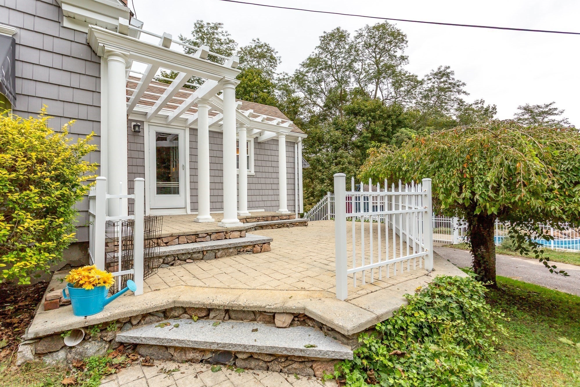 648 Pleasant St