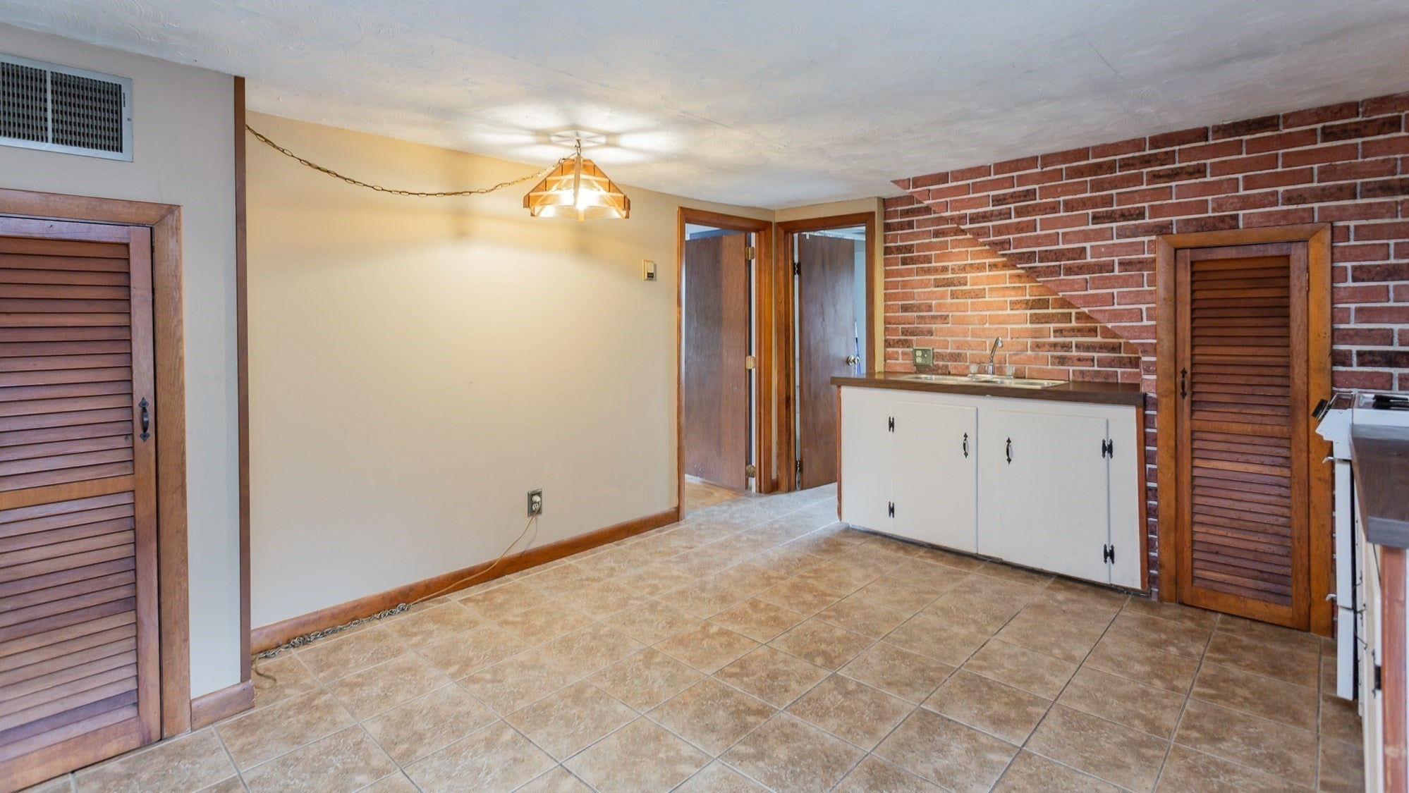 648 Pleasant St, Somerset, MA, 648 Pleasant St, Somerset, MA Photo #28