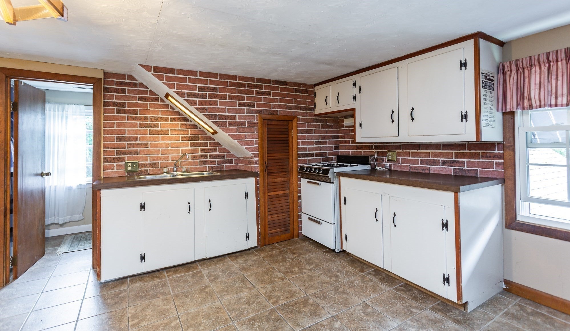 648 Pleasant St, Somerset, MA, 648 Pleasant St, Somerset, MA Photo #26