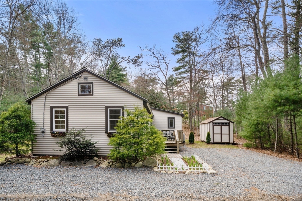 125 Hollis Rd