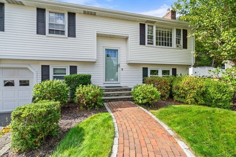 12 Patti Ln Maynard MA 01754