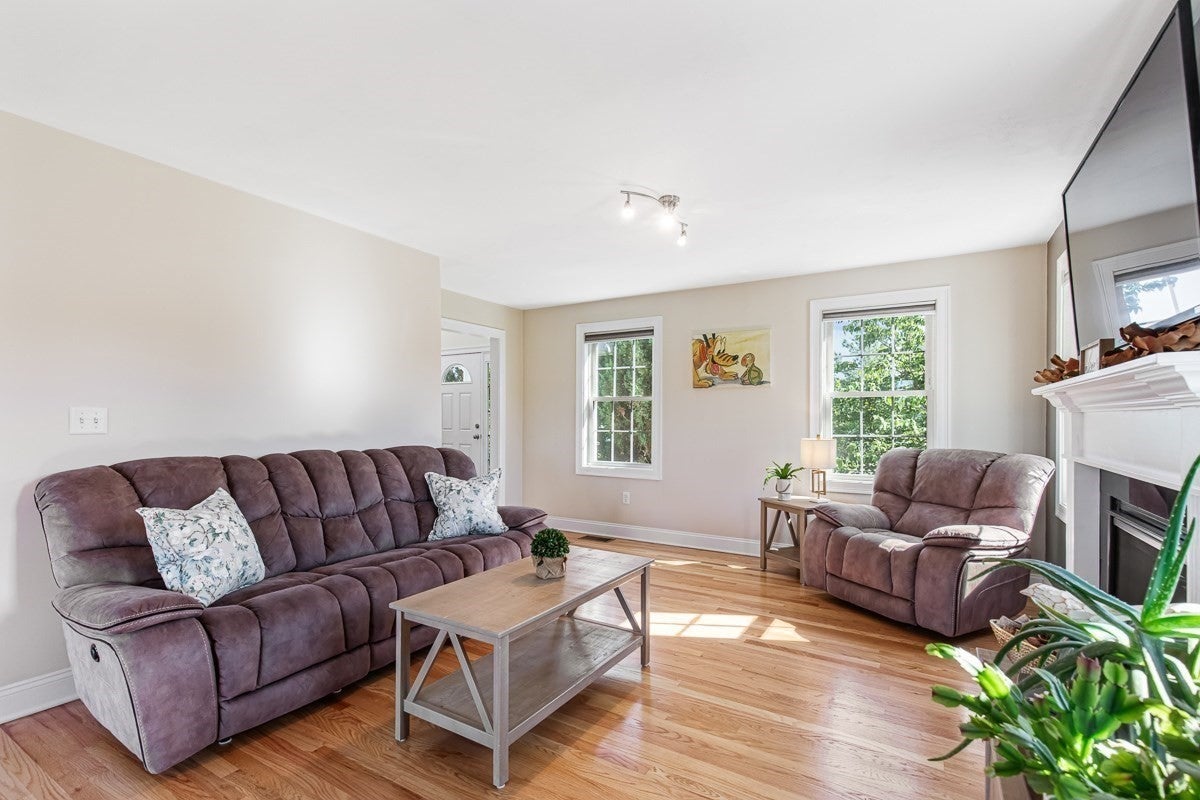 18 Blue Grass Circle, Taunton, MA Photo #13